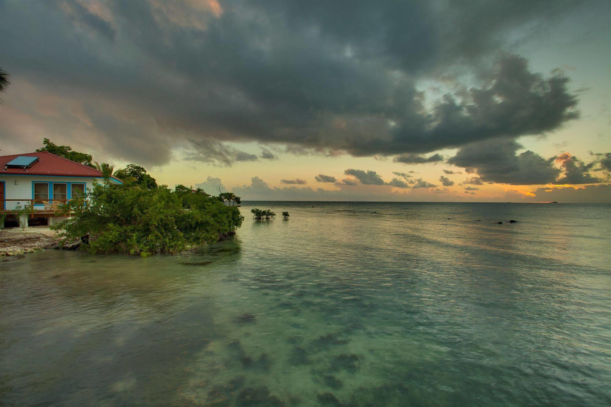 Hatchet Caye Island Resort (Adults Only) Placencia Exterior photo